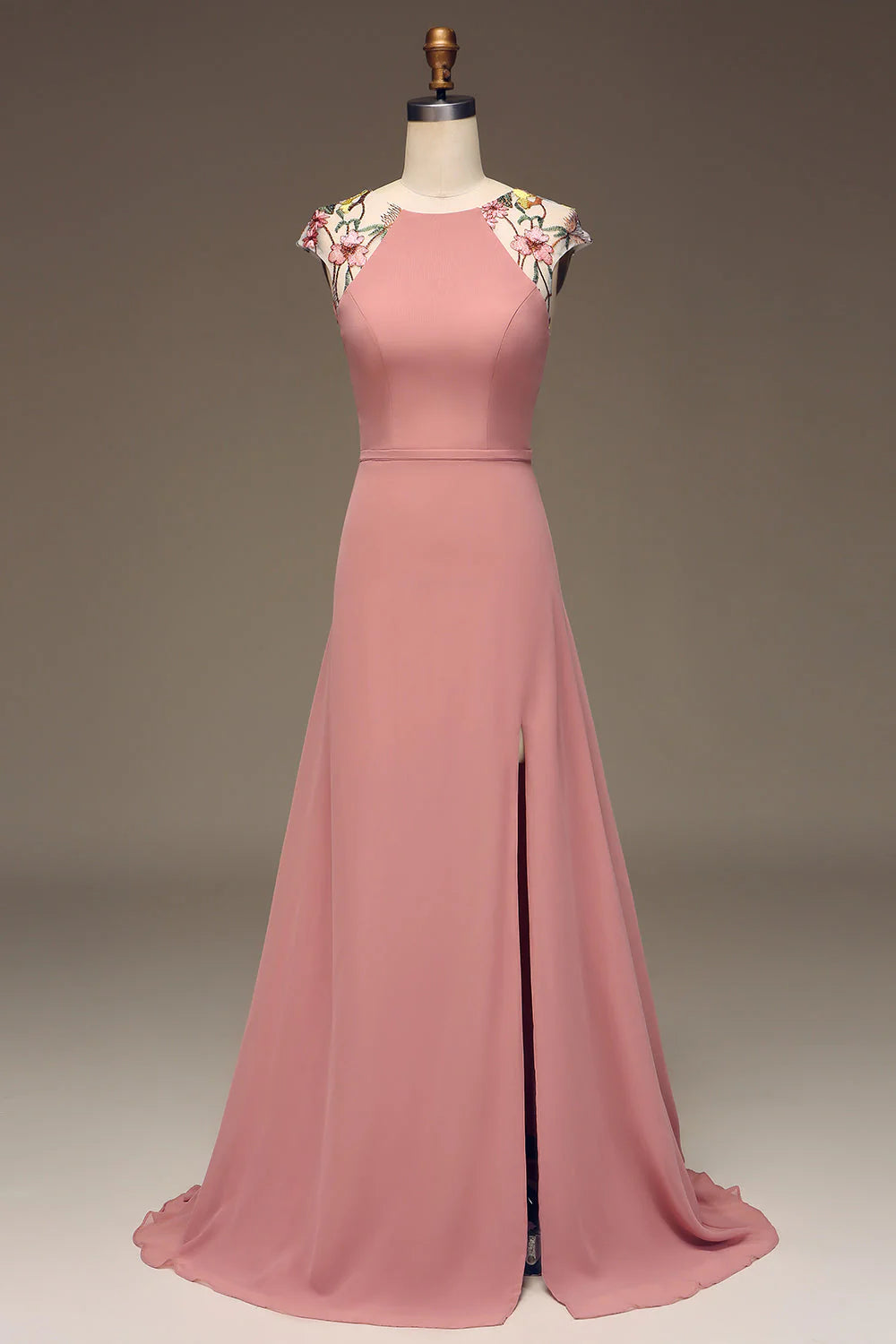Vestido maxi de dama de honor de gasa y bordado en forma de A